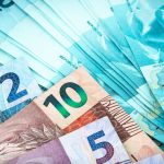Trabalhadores com a carteira assinada vão receber R$ 1.989,00 Trabalhadores com a carteira assinada vão receber R$ 1.989,00