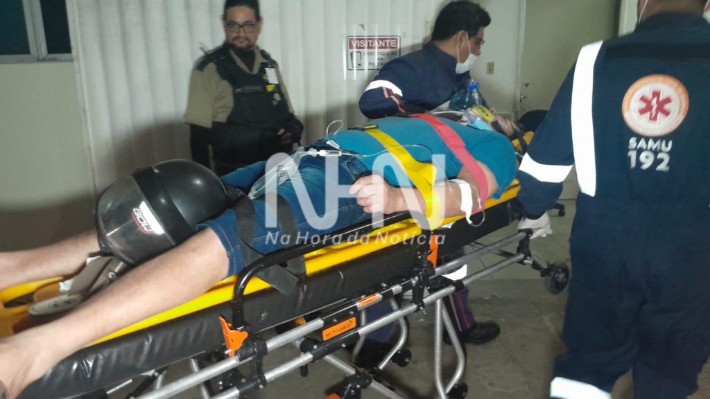 Motociclista supostamente alcoolizado cai em avenida e é internado em estado grave no PS de Rio Branco