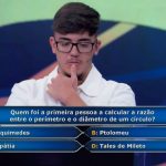 Pergunta de Matemática faz jovem desistir em 'Quem Quer Ser Um Milionário'; você saberia a resposta?