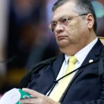 Dino dá 24h para associação de prefeitos do AM explicar crítica a bloqueio de emendas
