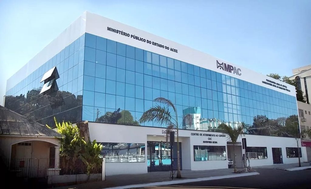 Esquema criminoso: Policial penal e 15 pessoas são denunciados por facilitar entrada de celulares em presídio