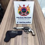 PM apreende arma de fogo no Vila Acre após fuga de suspeitos PM apreende arma de fogo no Vila Acre após fuga de suspeitos