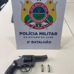 BELO JARDIM I: Polícia prende jovem com 13 passagens por porte ilegal de arma BELO JARDIM I: Polícia prende jovem com 13 passagens por porte ilegal de arma