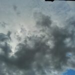 Acre esquentando: Domingo com sol, chuva forte e sensação de abafamento