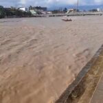 Rio Acre continua subindo e atingindo níveis críticos em Rio Branco Rio Acre continua subindo e atingindo níveis críticos em Rio Branco