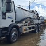 Crise de água potável atinge moradores de Cruzeiro do Sul após cheia do Rio Juruá