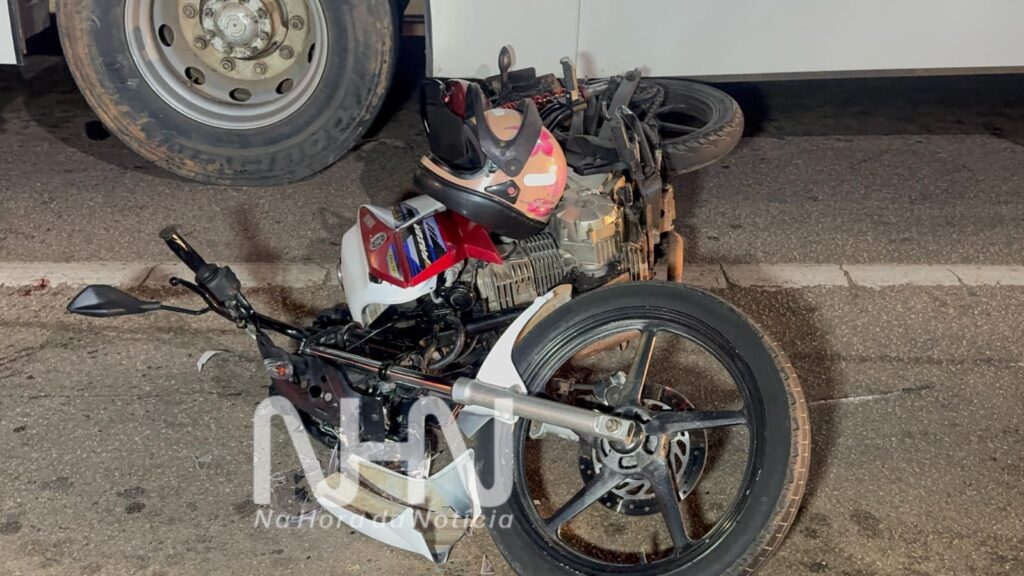 Homem alcoolizado colide com outra moto e fica desacordado em Rio Branco
