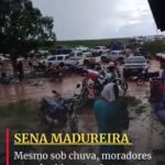 Chuva não interrompe bloqueio na BR-364 em protesto contra o Ibama Chuva não interrompe bloqueio na BR-364 em protesto contra o Ibama