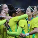 Dudinha brilha em estreia e leva Seleção Brasileira à vitória sobre o Japão Dudinha brilha em estreia e leva Seleção Brasileira à vitória sobre o Japão