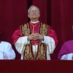 Diferenças entre vestes do novo papa e de Francisco chamam atenção; veja