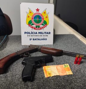 Adolescentes são apreendidos após roubos armados e perseguição no centro de Brasiléia