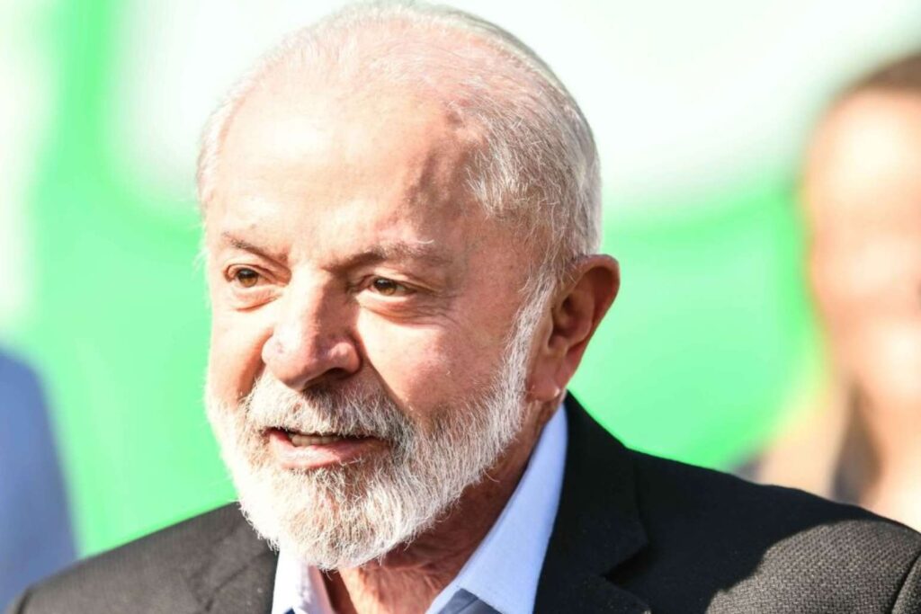Após derrota com CPMI e tarifaço de Trump, Lula marca reunião com ministros com foco em 2026