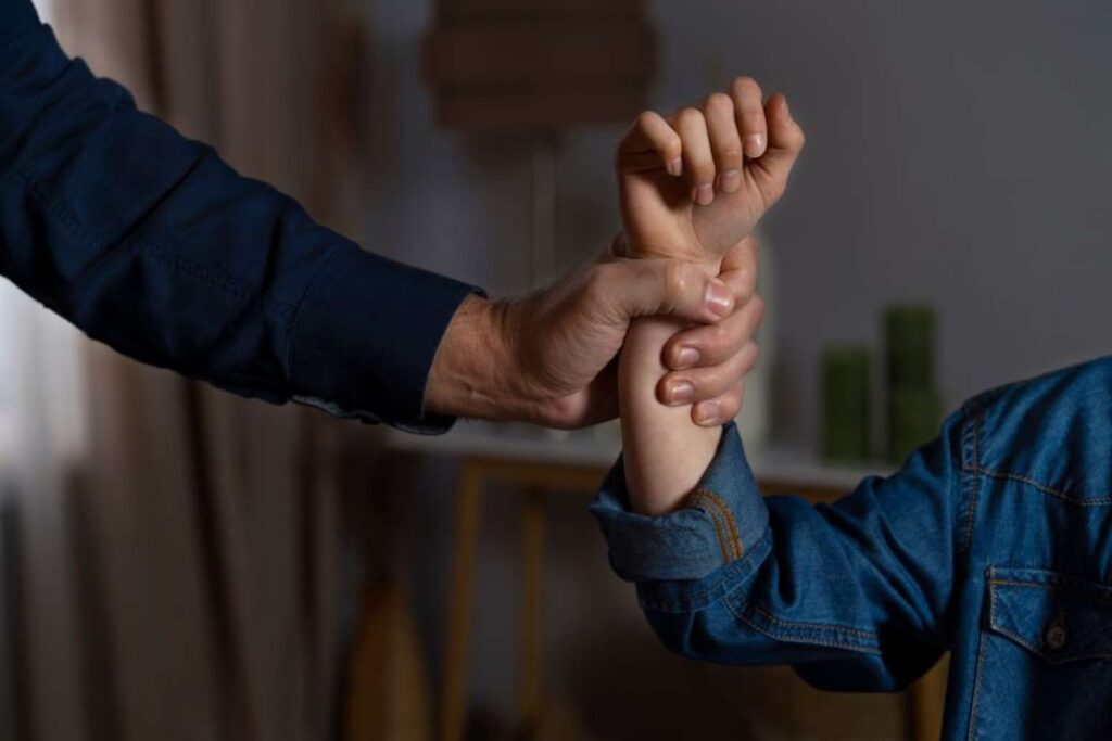 Mulher liga para a PM e simula pedido de pizza para denunciar violência doméstica