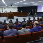 Julgamento de Bolsonaro e réus por trama golpista é pausado pelo STF e será retomado amanhã