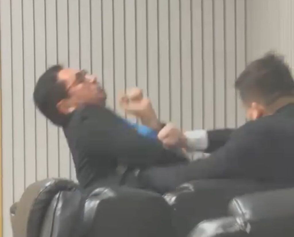 Sessão da Câmara de Sena Madureira termina em agressão física entre vereadores