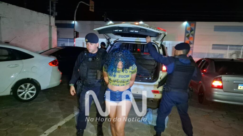 Gefron e Tático do 2º BPM apreendem 122 quilos de skank após perseguição na AC-40; mulher é presa