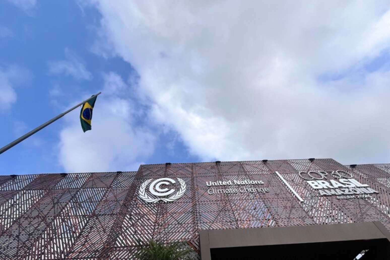 COP30: países repudiam rascunho final por ausência de 'mapa do caminho' para fim de combustíveis fósseis COP30: países repudiam rascunho final por ausência de 'mapa do caminho' para fim de combustíveis fósseis
