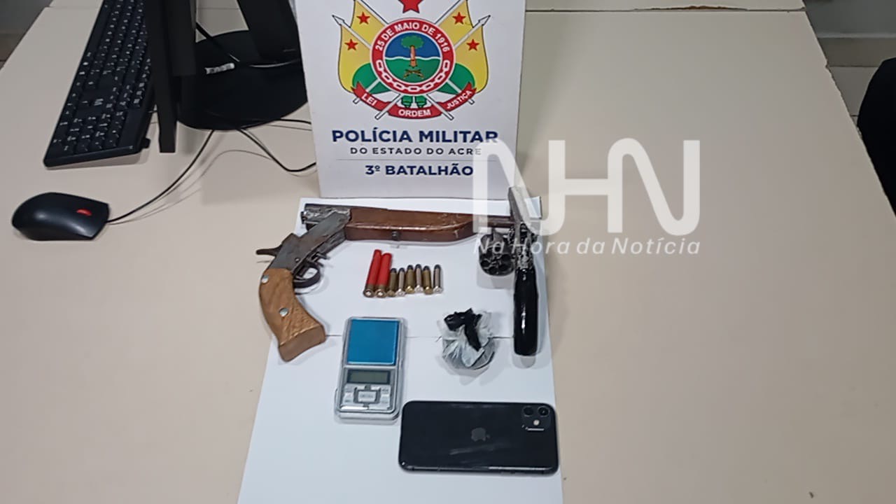 Denúncia leva PM a apreender armas e drogas no Residencial Parque dos Sábias, em Rio Branco Denúncia leva PM a apreender armas e drogas no Residencial Parque dos Sábias, em Rio Branco