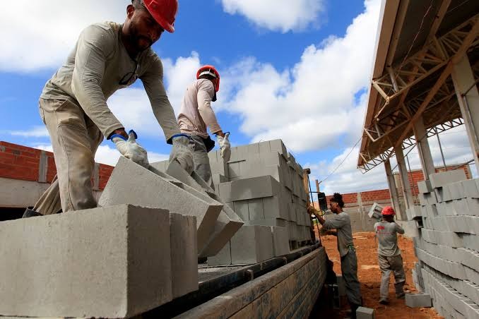 Acre lidera crescimento do setor de serviços no Brasil com alta de 10% em outubro