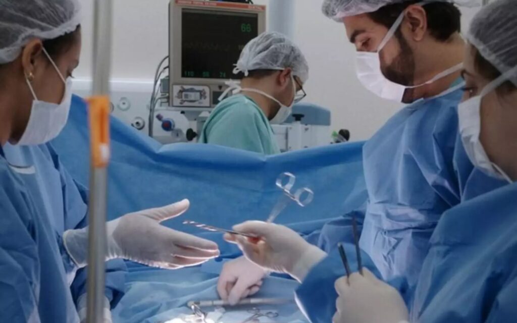 Homem morre após receber rim contaminado com vírus da raiva em transplante nos EUA