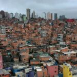 IBGE revela que infraestrutura urbana fora das favelas é ruim, mas dentro é bem pior