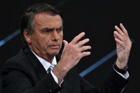 Moraes manda a PM detalhar rotina de Bolsonaro na Papudinha