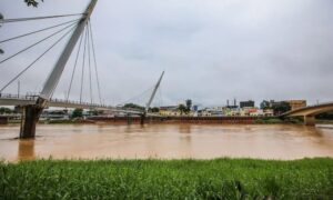 Nível do Rio Acre chega a 13,96 metros em Rio Branco e está a apenas 4 cm de transbordar