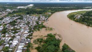 Rio Juruá transborda em Cruzeiro do Sul ao atingir 13,01 metros; Defesa Civil mantém monitoramento constante