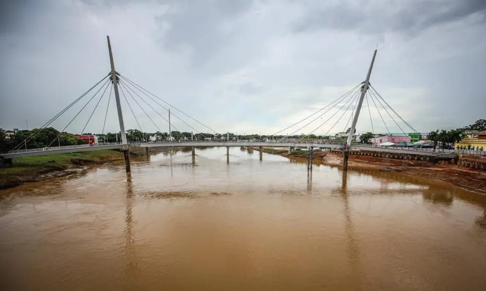 Rio Acre tem oscilações em Rio Branco, mas se mantém abaixo da marca de alerta