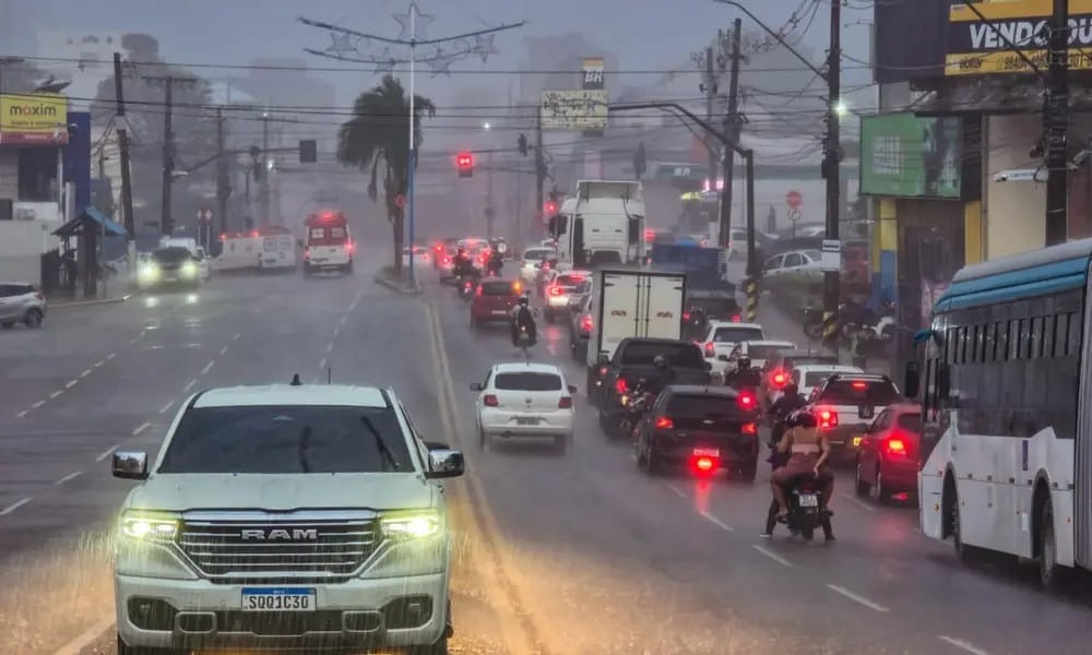 Acre enfrenta terça-feira com tempo instável e risco de chuvas intensas