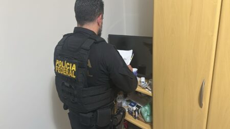 Busca em residência de ex-prefeito de Sena Madureira marca operação contra desvio de emendas; R$ 912 mil investigados