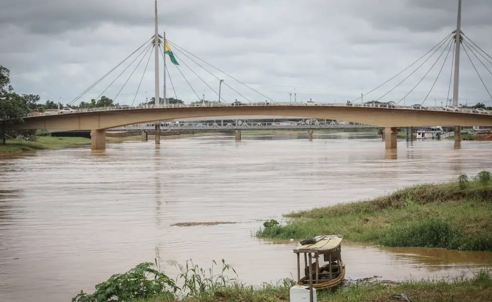 Rio Acre em Rio Branco atinge 14,52 metros e segue acima da cota de transbordo