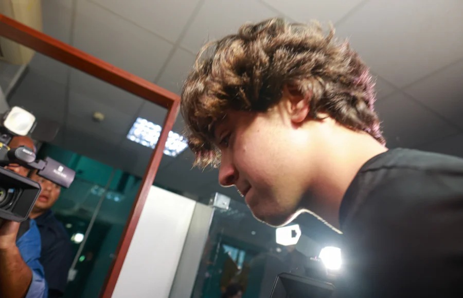 Justiça mantém prisão de piloto agressor, mas determina cela especial