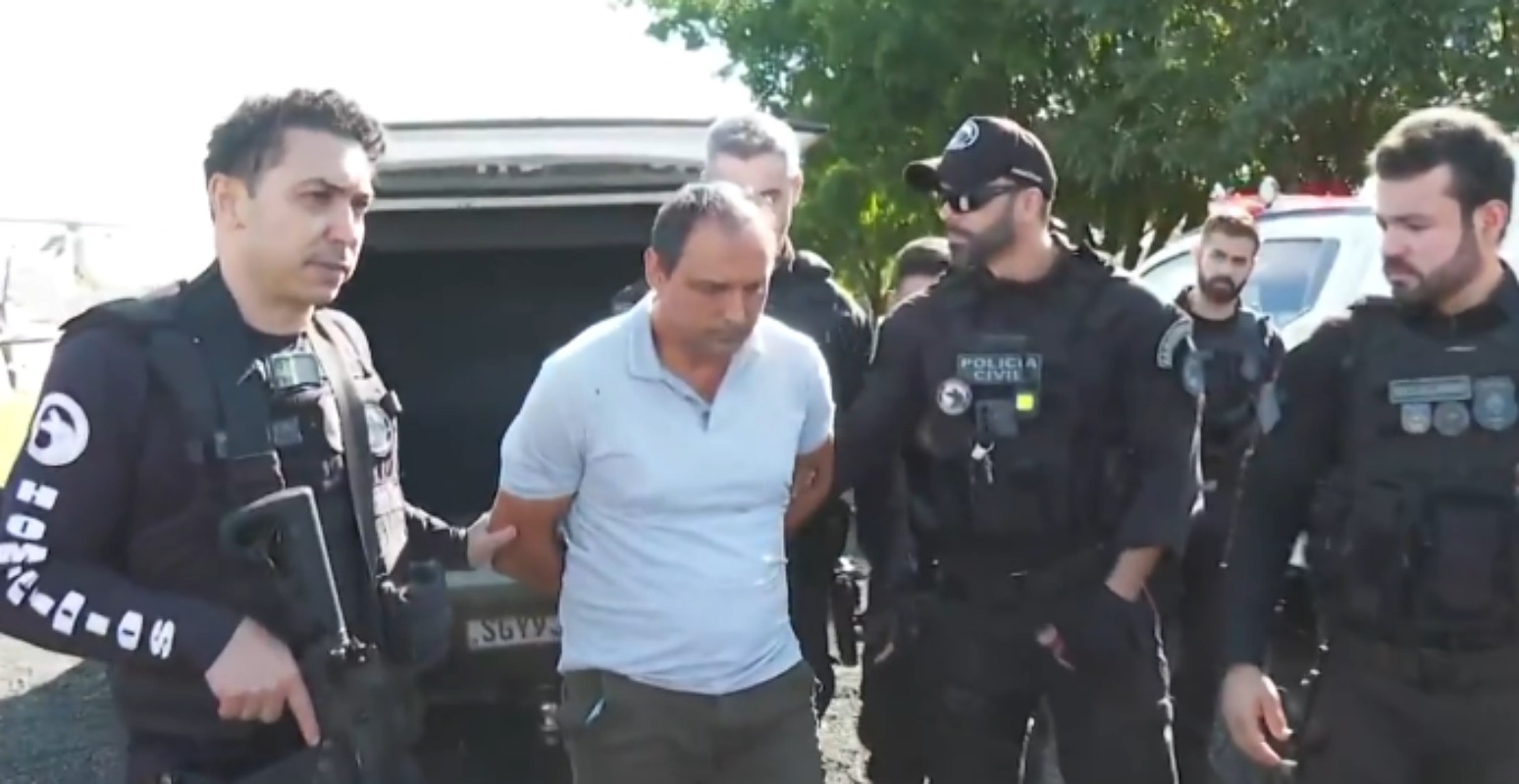 Síndico confessou crime e levou polícia até local onde deixou o corpo de corretora em GO, diz TV Síndico confessou crime e levou polícia até local onde deixou o corpo de corretora em GO, diz TV