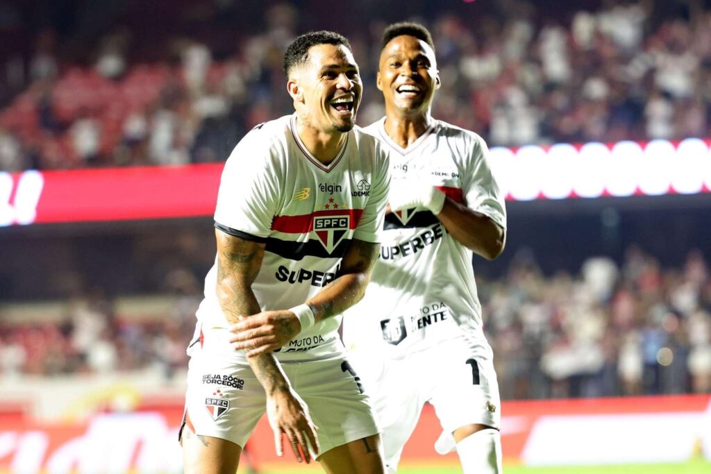 Em clássico quente, São Paulo domina, vence e complica o Santos no Paulista