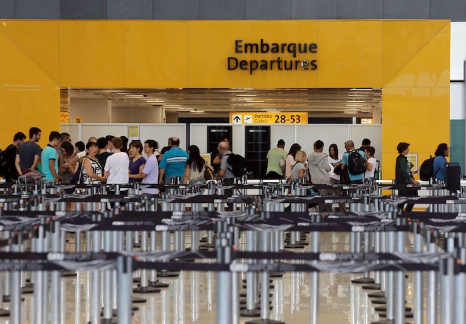 Jovem faz trote sobre explosivo no aeroporto de Guarulhos e GATE é acionado