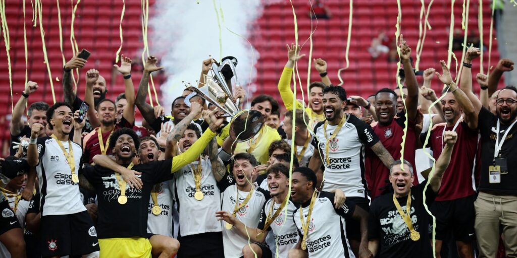 Corinthians conquista bicampeonato da Supercopa Rei ao vencer Flamengo