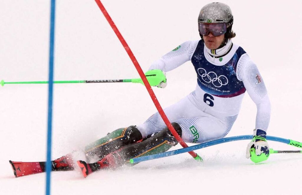 Jogos de Inverno: Lucas Pinheiro Braathen cai na primeira descida e é eliminado no slalom