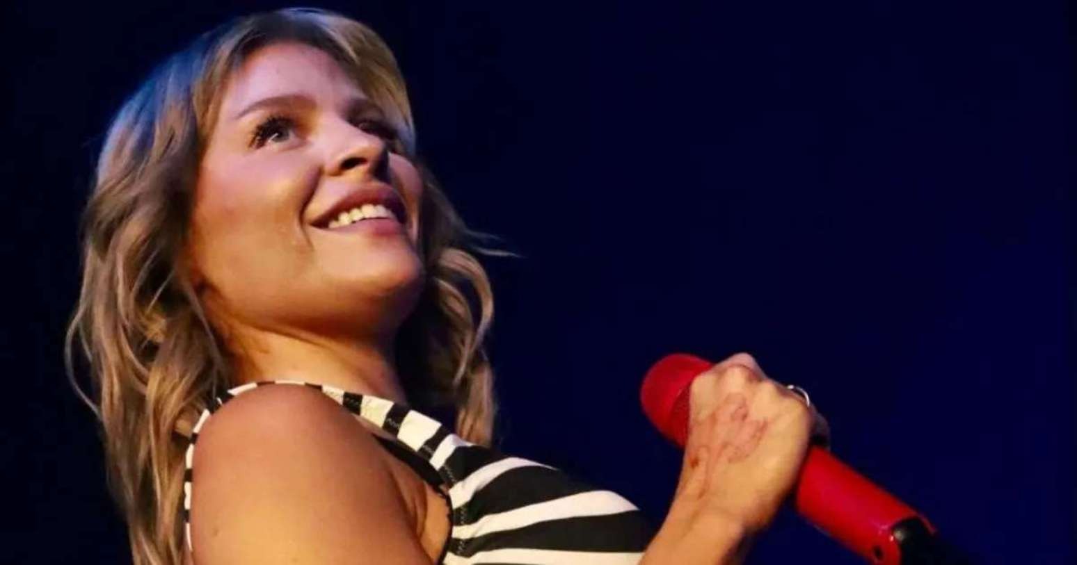Luísa Sonza dá bronca durante bloco em BH: 'Se encostar nela, acabo contigo' Luísa Sonza dá bronca durante bloco em BH: 'Se encostar nela, acabo contigo'