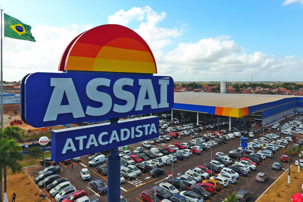 Supermercado Assaí inicia fechamento de lojas em cidades não lucrativas Supermercado Assaí inicia fechamento de lojas em cidades não lucrativas