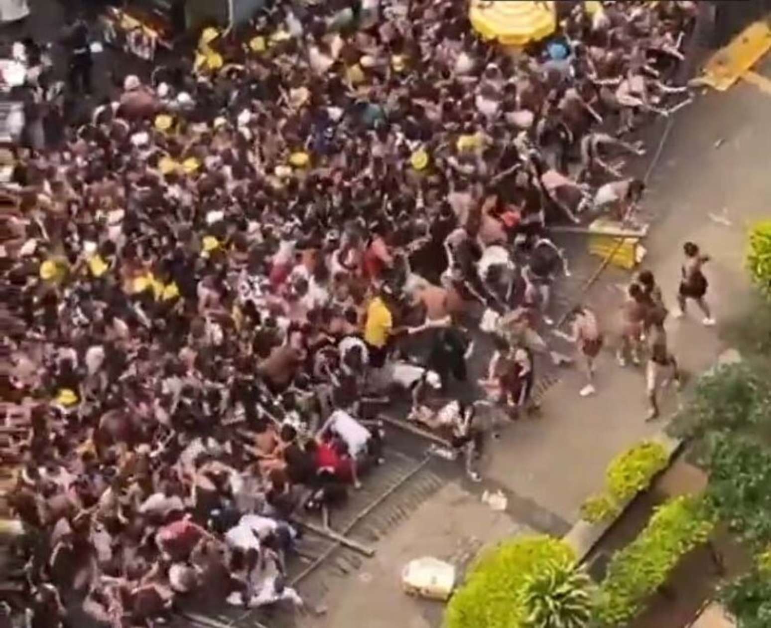 Prefeitura de SP abriu exceção para bloco que teve tumulto enquanto vetou outros no pré-carnaval