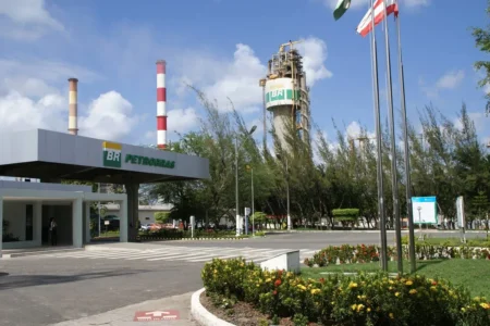 FAFEN em Camaçari retoma produção e gera 675 empregos diretos FAFEN em Camaçari retoma produção e gera 675 empregos diretos