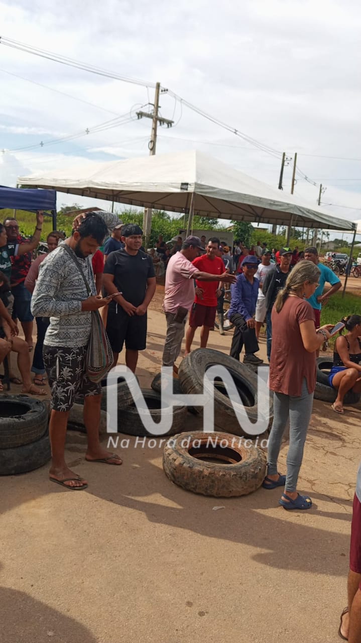 Protesto em Feijó: moradores bloqueiam BR-364 e exigem retomada das obras do Hospital Regional