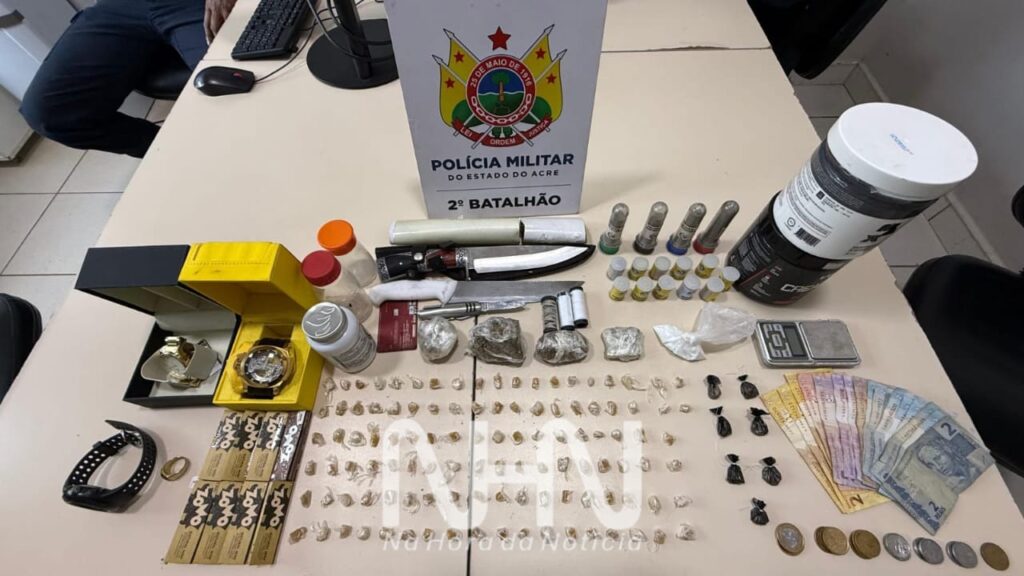 Força Tática do 2º Batalhão prende homem com drogas e materiais usados no tráfico no bairro Vila Acre, em Rio Branco Força Tática do 2º Batalhão prende homem com drogas e materiais usados no tráfico no bairro Vila Acre, em Rio Branco