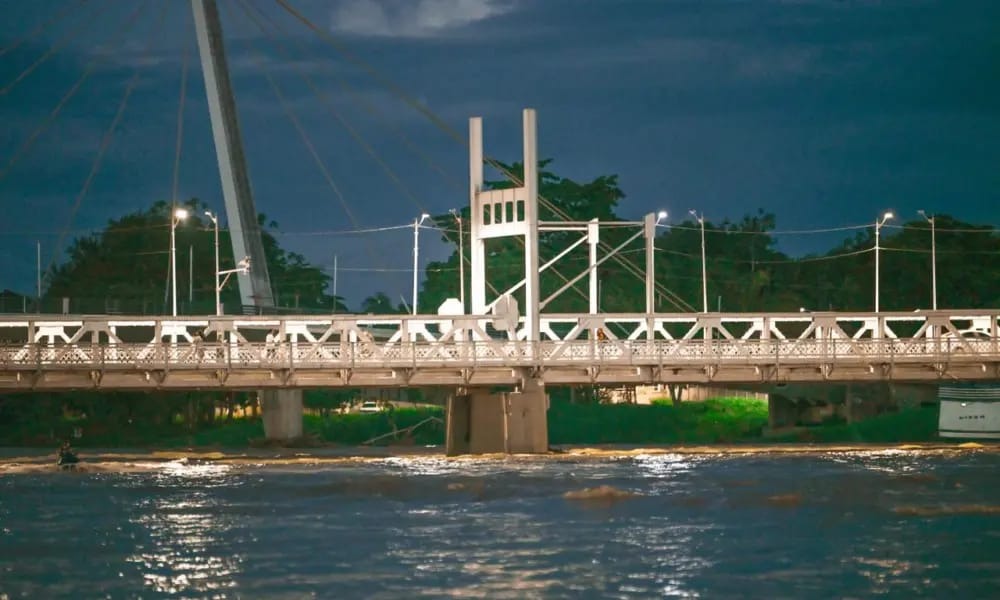 Rio Acre recua levemente em Rio Branco, mas permanece acima da cota de transbordo