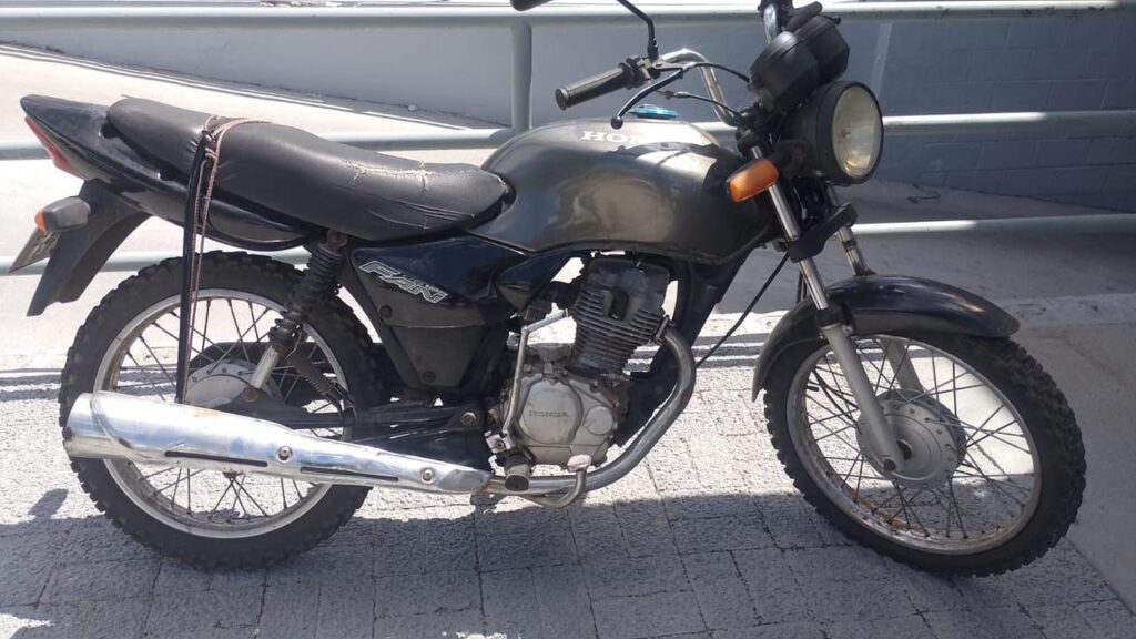 PM recupera moto furtada horas antes no bairro Aviário, em Rio Branco