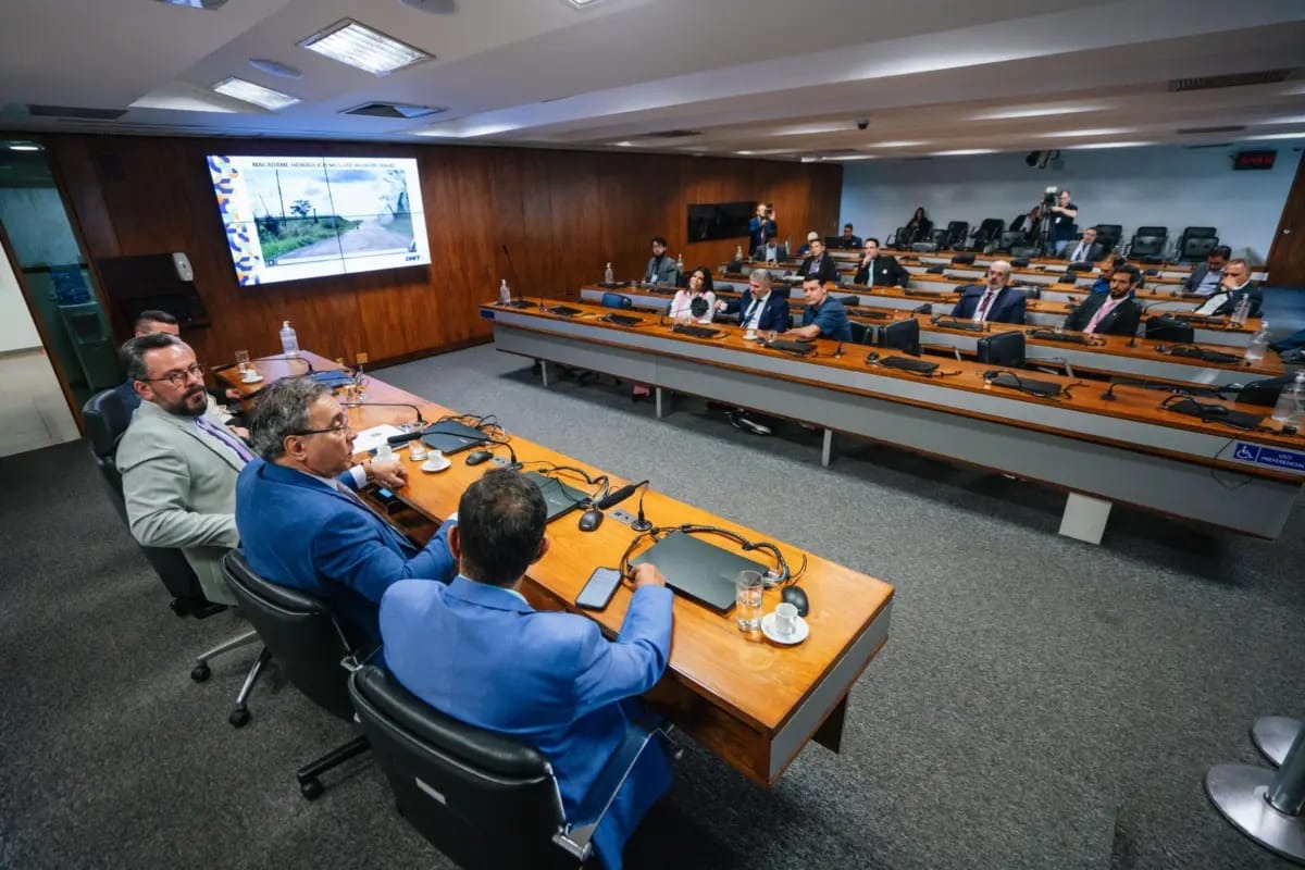Bancada do Acre se reúne com DNIT e define cronograma para reconstrução da BR-364