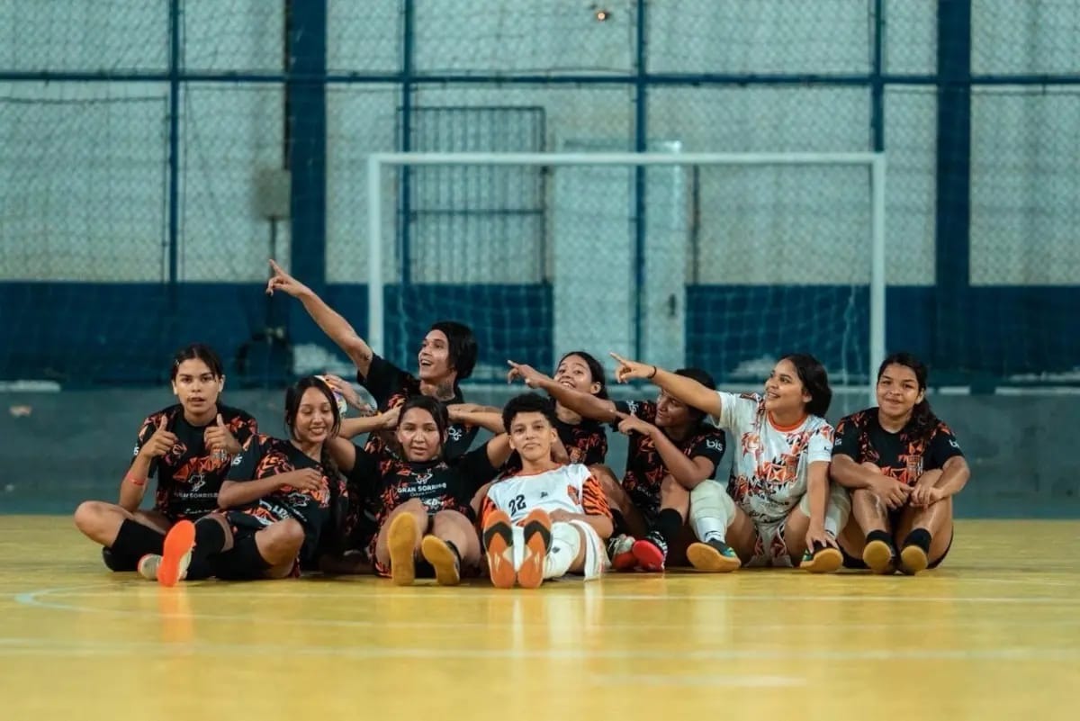 Acre tem primeira atleta transgênero autorizada a jogar futsal feminino; Chandelly de Castro compete em Feijó