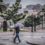Inmet emite alerta amarelo para chuvas intensas e ventos fortes no Acre Inmet emite alerta amarelo para chuvas intensas e ventos fortes no Acre