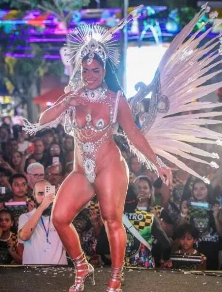 De vice à primeira lugar: Luiza Souza é coroada Rainha do Carnaval de Rio Branco 2026